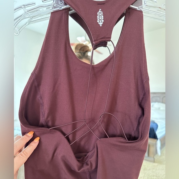 Free People Movement Open Back Workout Top- Brand New - Picture 2 of 3